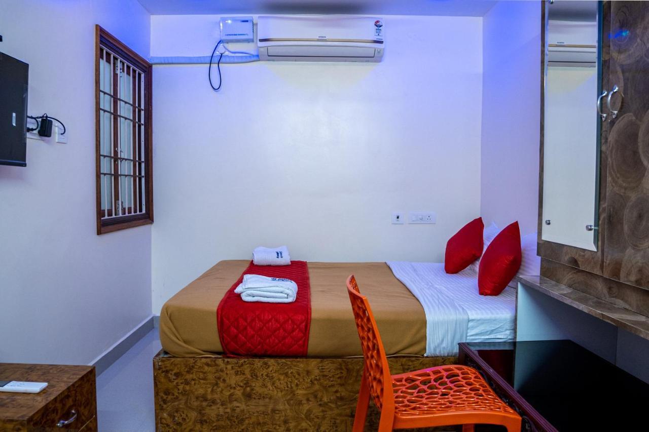 Le Suresh Guest House Puducherry Buitenkant foto